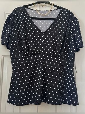 BNWT Boutique brand Black/ khaki polk a dots shirt